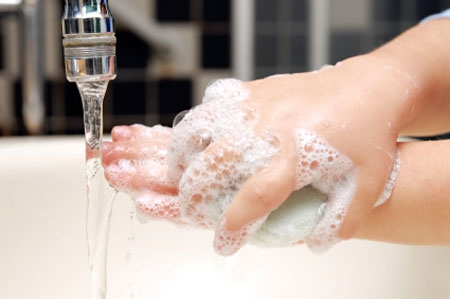 آیا دستشویی بین‌راهی می تواند باعث عامل عفونت تناسلی باشد؟